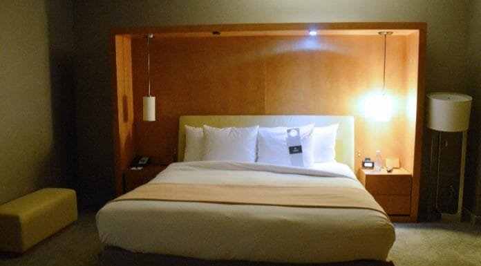 Art & Rest: Loews Chicago O’Hare Hotel Loews Chicago O'Hare Hotel Room