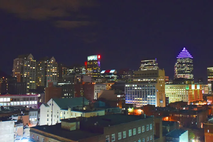 Hotel Le Crystal Montreal Rooftop View
