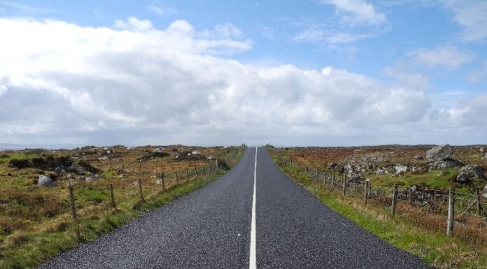 Should I rent a car in Ireland? Road in Connemara Should I rent a car in Ireland?