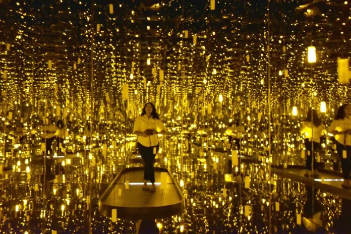 Yayoi Kusama Infinite Mirrors 2