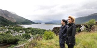Location Scotland: Interview with Tim Haines Produced by Tim Haines Loch Ness on Acorn TV_Laura Fraser as Annie Redford, Siobhan Finneran as DCI Lauren Quigley_EPISODE1_15