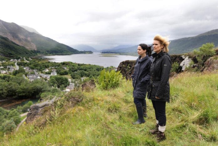 Produced by Tim Haines Loch Ness on Acorn TV_Laura Fraser as Annie Redford, Siobhan Finneran as DCI Lauren Quigley_EPISODE1_15
