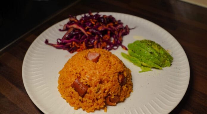How to Make Arroz con Salchichas
