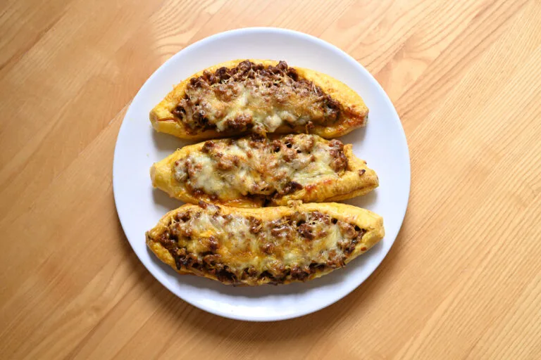 canoas de platano stuffed ripe plantains